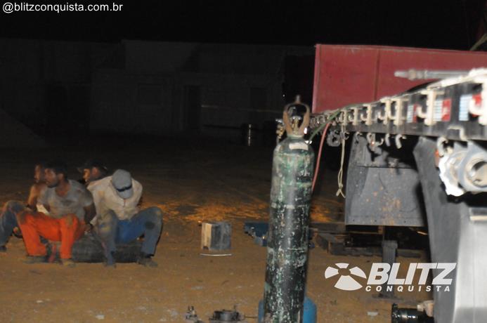 desmanche-carretas-br116-14112015-4