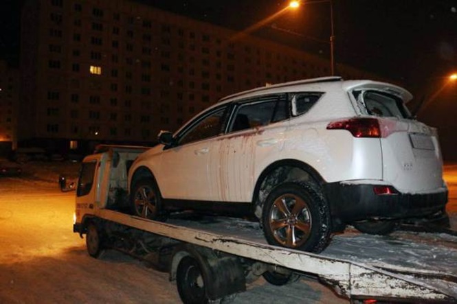 Siberian MP murder-7-damaged car-must credit ACT54-The Siberian Times, queries Will Stewart 007 985 998 94 00.jpg