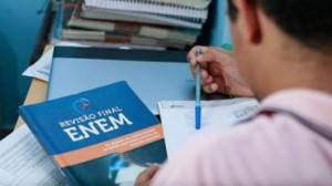 370_aluno-revisao-enem_1601697