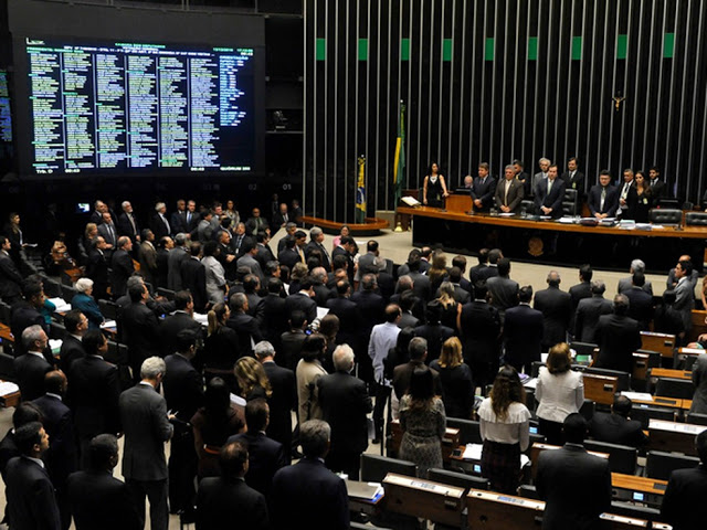plenario-camara-mp-ensino-medio