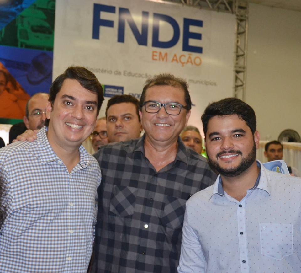 TRÊS